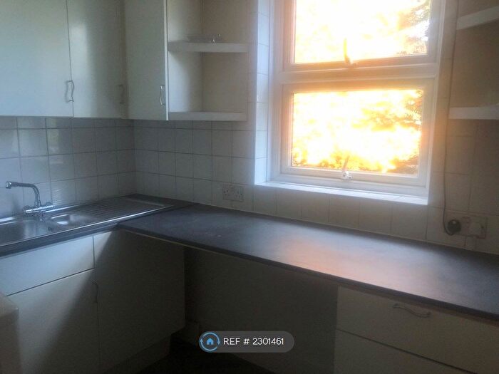 1 Bedroom Flat To Rent In Gladstone Road, Watford, WD17