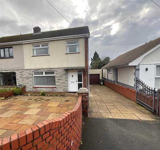 3 Bedroom Semi-Detached House For Sale In Dwynant, Pontyates, Llanelli, SA15