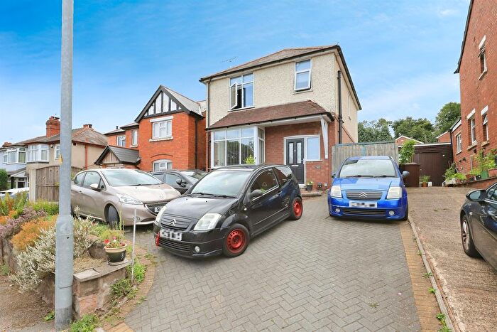 3 Bedroom Detached House For Sale In Stourbridge Road, Kidderminster, DY10