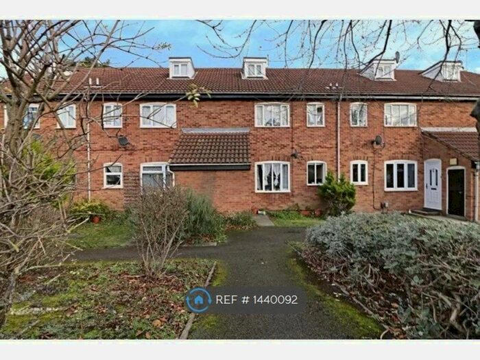 1 Bedroom Maisonette To Rent In Wayside Court, Wembley, HA9