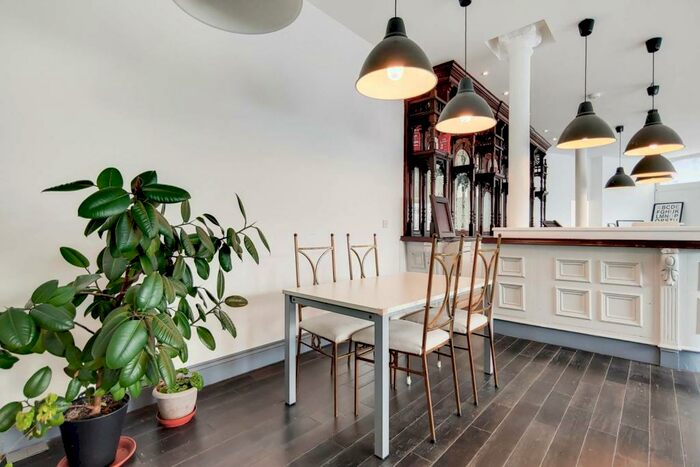 3 Bedroom Flat To Rent In London Road, Plaistow, London, E13