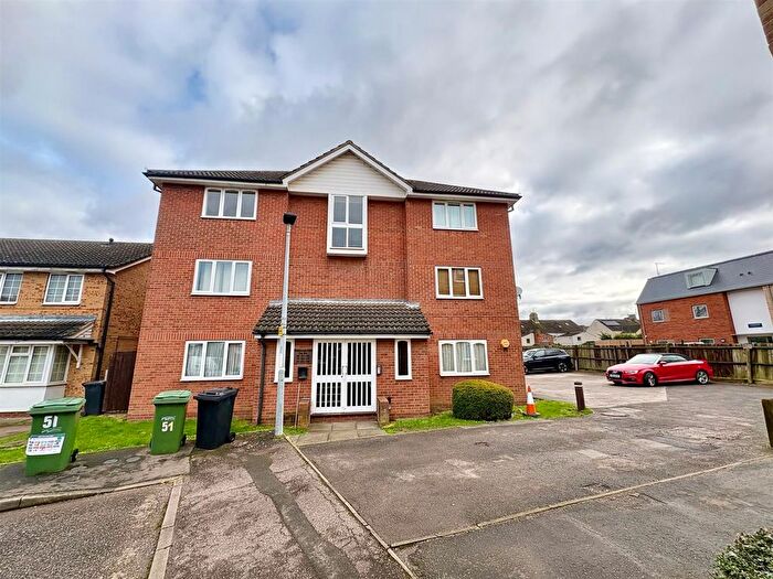 2 Bedroom Flat For Sale In Flamborough Close, Woodston, Peterborough, PE2
