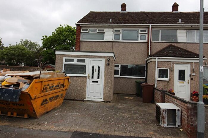 3 Bedroom End Of Terrace House To Rent In Fambridge Road, Dagenham, London, RM8