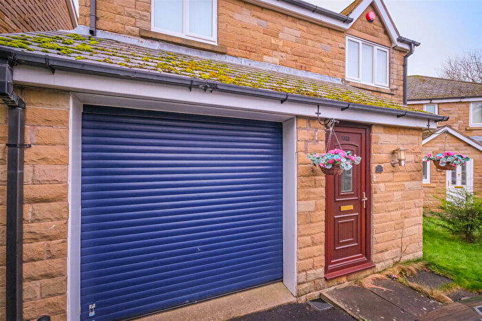 4 Bedroom Detached House For Sale In Ponyfield Close, Birkby, Huddersfield, HD2