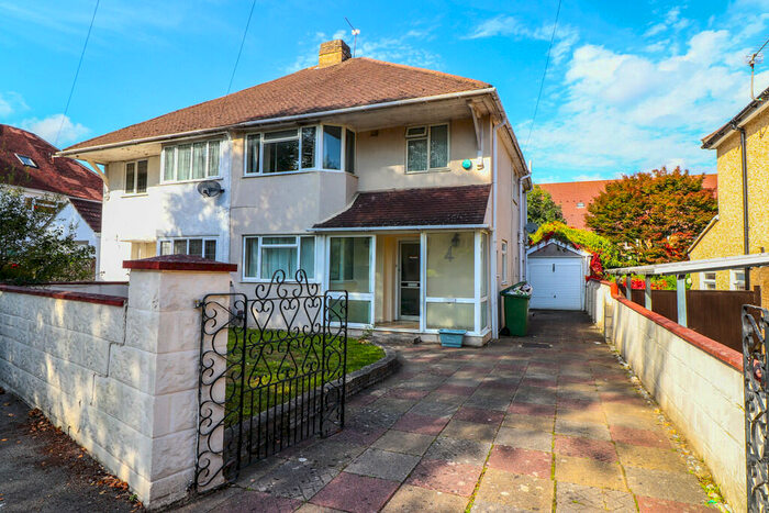 4 Bedroom Semi-Detached House To Rent In Grosvenor Close, Southampton, SO17