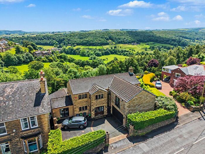 4 Bedroom Detached House For Sale In Meltham Road, Netherton, Huddersfield, HD4