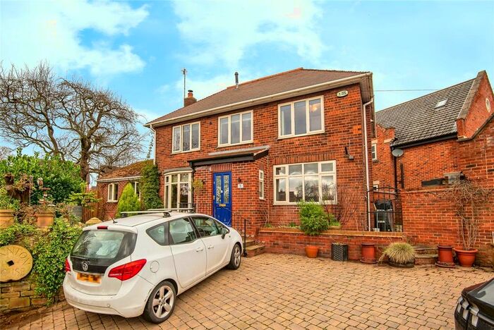 3 Bedroom Detached House For Sale In Doncaster Road, Braithwell, Rotherham, South Yorkshire, S66