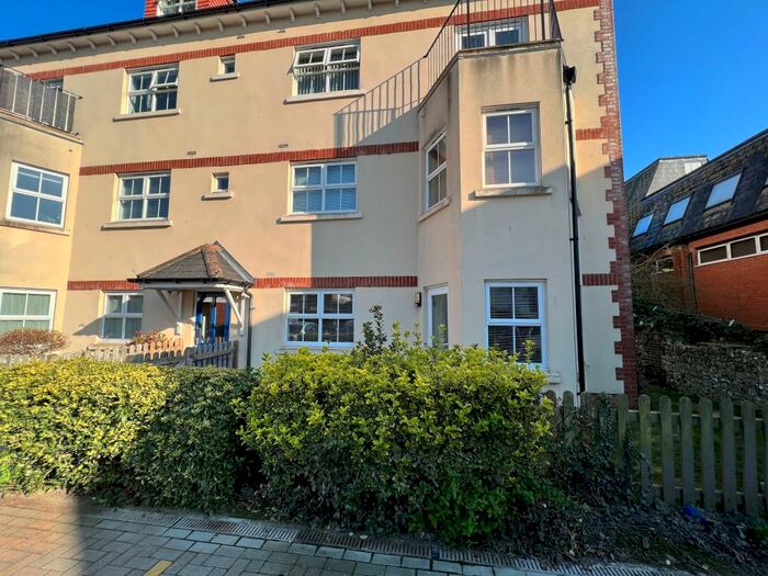 1 Bedroom Flat To Rent In St Leonards Road, BN21