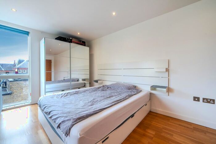 Flat To Rent In Arts Lane Bermonsey, SE16