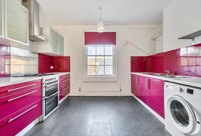 2 Bedroom Apartment For Sale In Lambridge Buildings, Bath, Somerset, BA1