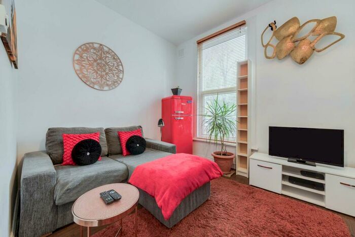 1 Bedroom Flat To Rent In Hornsey Road, Holloway, London, N7