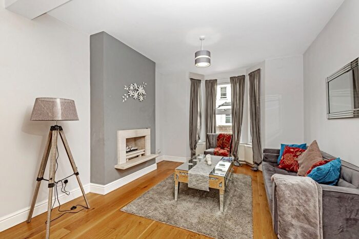 4 Bedroom Detached House To Rent In Purcell Crescent, Fulham, London, SW6