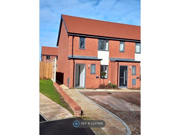 2 Bedroom End Of Terrace House To Rent In Pintail Close, Uckfield, TN22