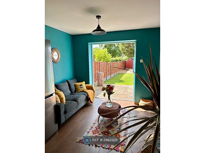 6 Bedroom Semi Detached House To Rent In Cabell Road, Guildford, GU2