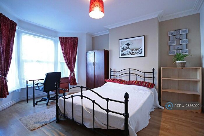 5 Bedroom Semi Detached House To Rent In Burgess Rd, Southampton, SO16