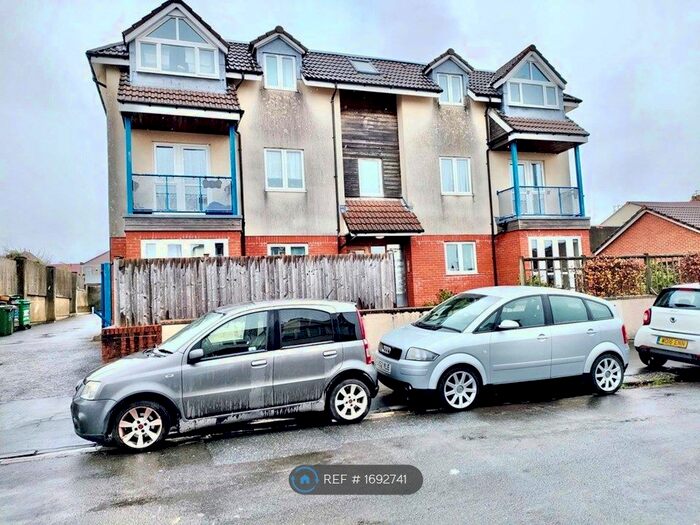 2 Bedroom Flat To Rent In Reynolds Court, Bristol, BS7