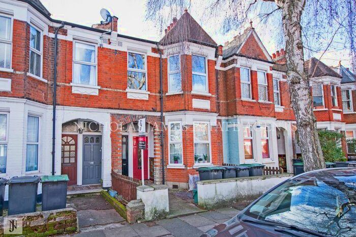 2 Bedroom Flat To Rent In Lyndhurst Road, Wood Green, London, N22