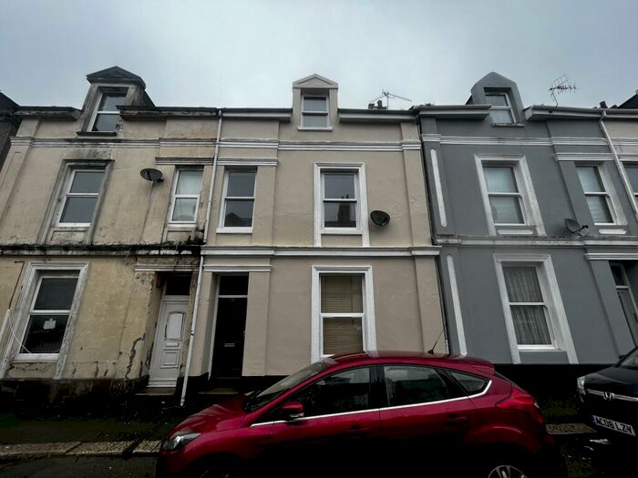 2 Bedroom Maisonette To Rent In Wolsdon Street, Plymouth, PL1