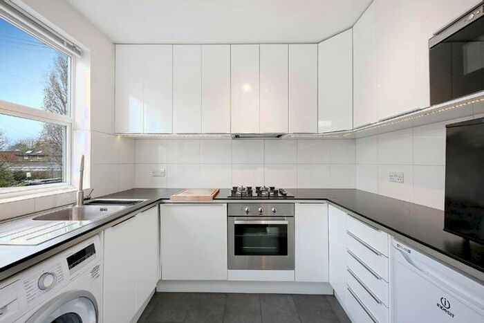 1 Bedroom Flat To Rent In Culverden Road, London, SW12