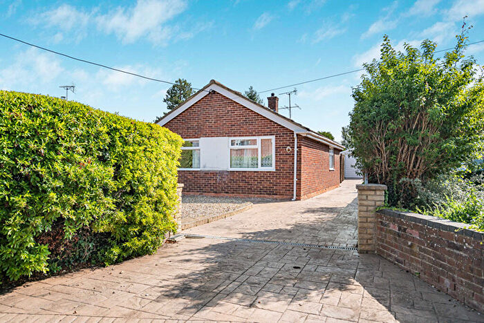2 Bedroom Bungalow For Sale In Chapel Lane, Benson, OX10