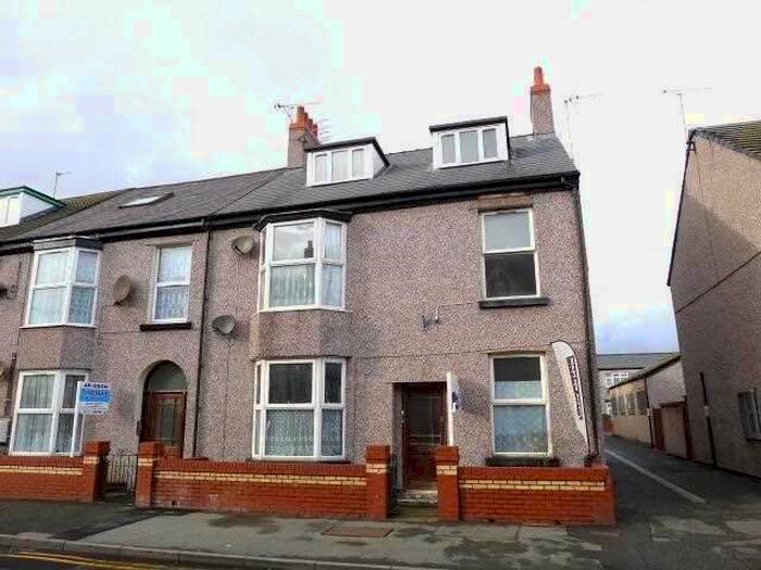 1 Bedroom Apartment To Rent In Kinmel Street, Rhyl, LL18