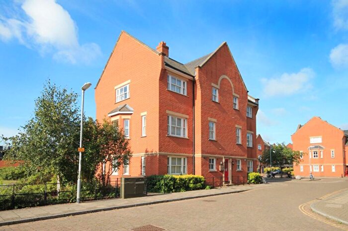 2 Bedroom Apartment To Rent In Ravensworth Gardens, Cambridge, CB1