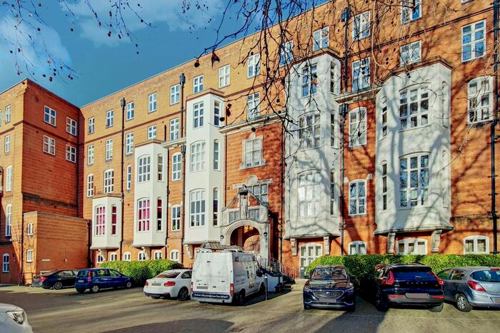 1 Bedroom Flat To Rent In Cormont Road, Camberwell, London SE5