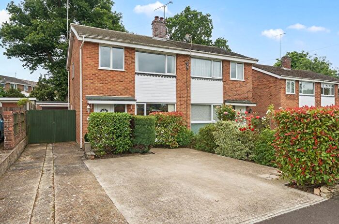 3 Bedroom Semi Detached House For Sale In Ringwood Drive, North Baddesley, SO52