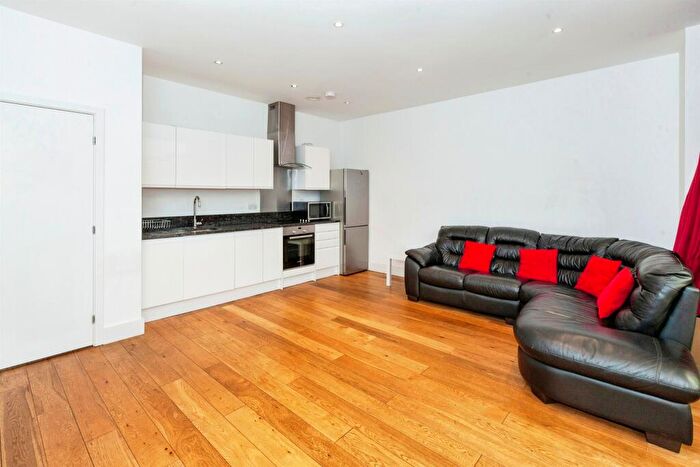1 Bedroom Flat For Sale In High Street, Slough, SL1
