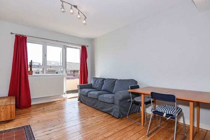 1 Bedroom Flat To Rent In Holdernesse Road, Tooting, SW17