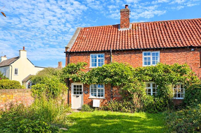 2 Bedroom End Of Terrace House For Sale In Quaker Lane, Farnsfield, Newark, NG22