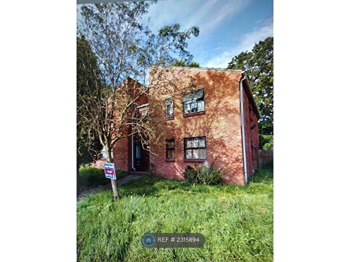 Studio To Rent In Old Bank Top, Birmingham, B31