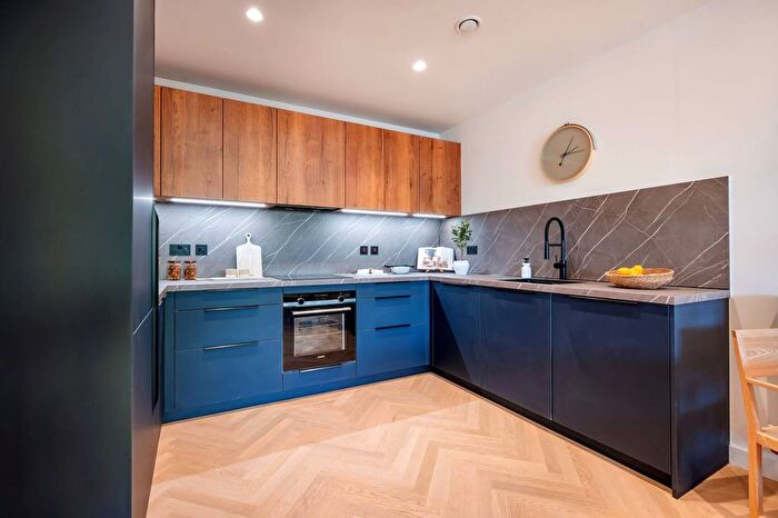 1 Bedroom Flat To Rent In Madeleine Court, North Acton, Acton, W3