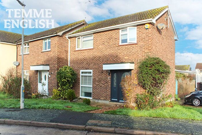 2 Bedroom End Terrace House For Sale In Royal Oak Drive, Wickford, SS11