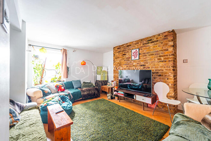 2 Bedroom Flat To Rent In Barnsbury Street, Islington, London, N1