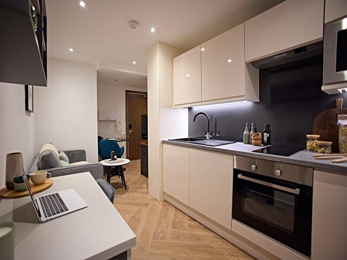 1 Bedroom Flat To Rent In Wade Lane Wade Lane, Leeds, LS2