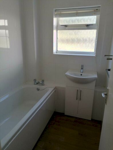 3 Bedroom Flat To Rent In Titania Close, Colchester, Essex, CO4