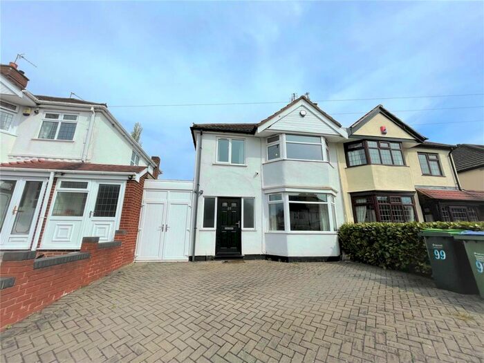 3 Bedroom Semi-Detached House To Rent In Castle Road West, Oldbury, West Midlands, B68