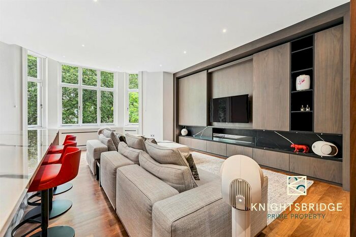 2 Bedroom Flat To Rent In Ennismore Gardens, Knightsbridge, London, SW7