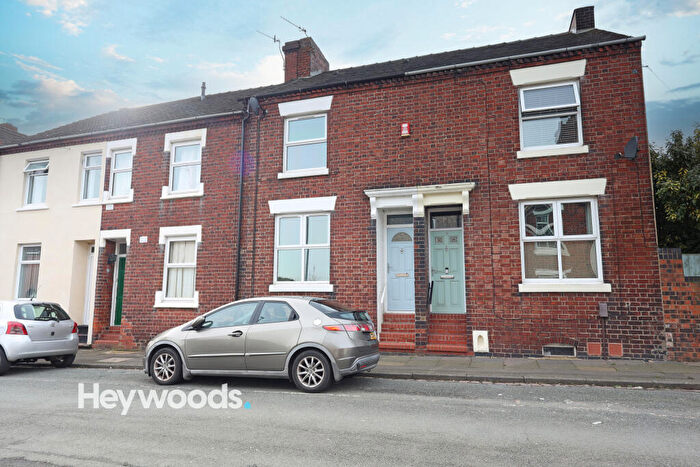 3 Bedroom Terraced House For Sale In Richmond Street, Hartshill, Stoke-on-Trent, Staffordshire, ST4