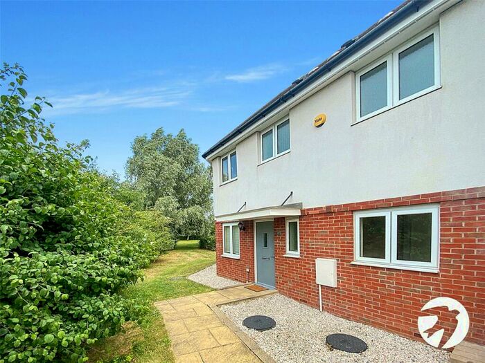 3 Bedroom End Of Terrace House To Rent In Dorney Place, Dartford, Kent, DA1