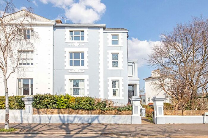 2 Bedroom Flat To Rent In Anglesea Road, Kingston Upon Thames, KT1