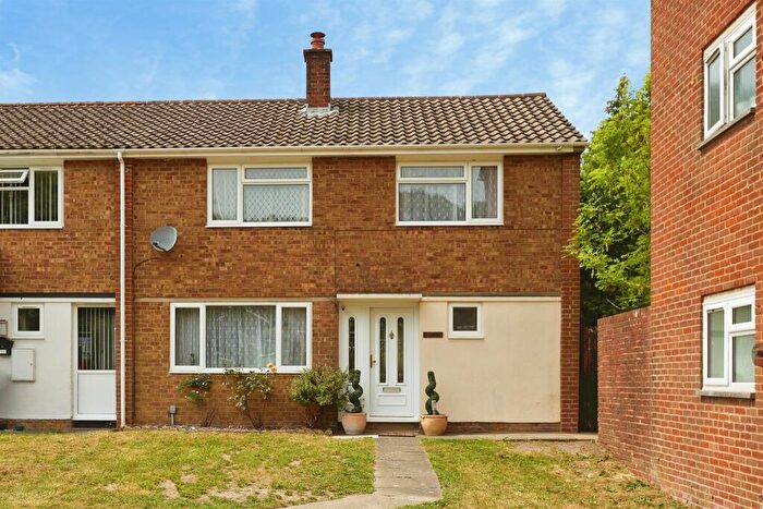 3 Bedroom End Of Terrace House For Sale In Westwood Road, Salisbury, SP2