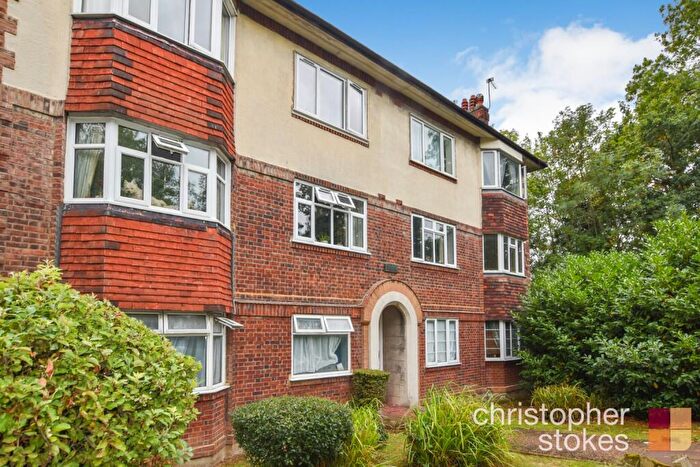 2 Bedroom Flat To Rent In Hadley Hall, Lynwood Grove, Greater London, N21