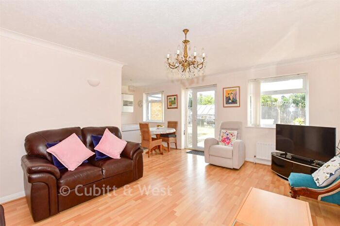 3 Bedroom Detached Bungalow For Sale In Phyllis Avenue, Peacehaven, East Sussex, BN10