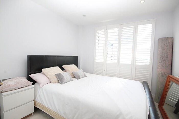 2 Bedroom Flat For Sale In Elm Road, Wembley, Middlesex, HA9