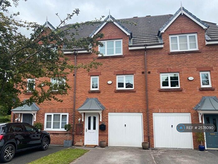 3 Bedroom Semi-Detached House To Rent In East O Hills, Merseyside, CH60
