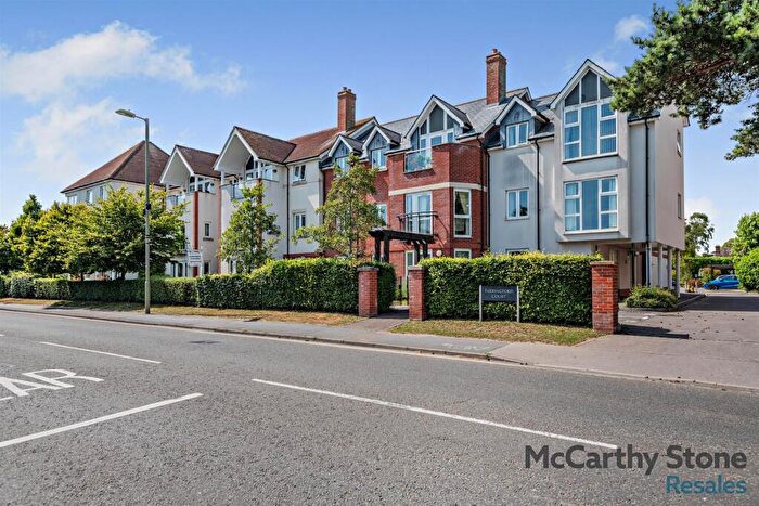 1 Bedroom Apartment For Sale In Farringford Court, Avenue Road, Lymington, SO41