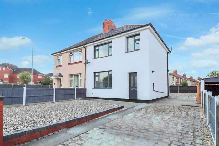 3 Bedroom Semi-Detached House To Rent In Minshull New Road, Crewe, CW1