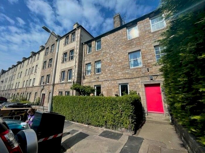 2 Bedroom Flat To Rent In Restalrig Road South, Restalrig, Edinburgh, EH7